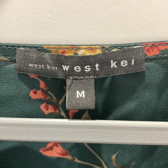 West Kei Green floral blouse size M Stitchfix - Picture 2 of 3